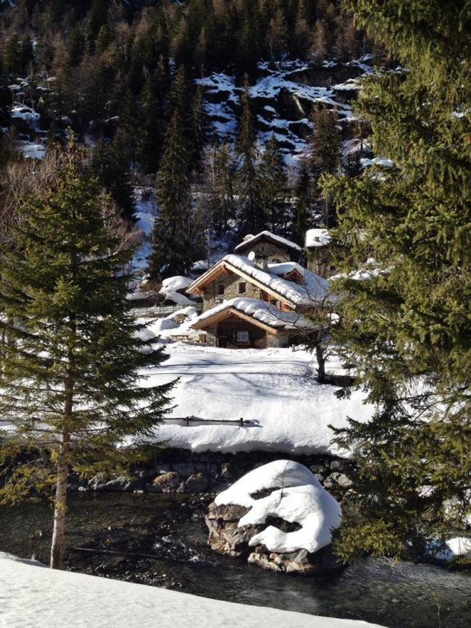 أرفيير B&B Lo Djoua De Toueno المظهر الخارجي الصورة