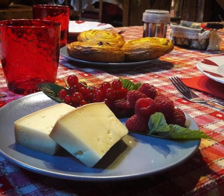 أرفيير B&B Lo Djoua De Toueno المظهر الخارجي الصورة