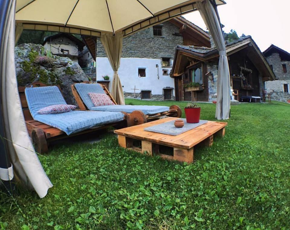 أرفيير B&B Lo Djoua De Toueno المظهر الخارجي الصورة