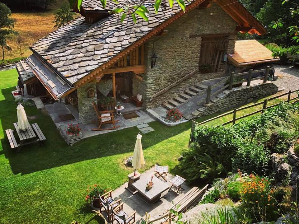 أرفيير B&B Lo Djoua De Toueno المظهر الخارجي الصورة